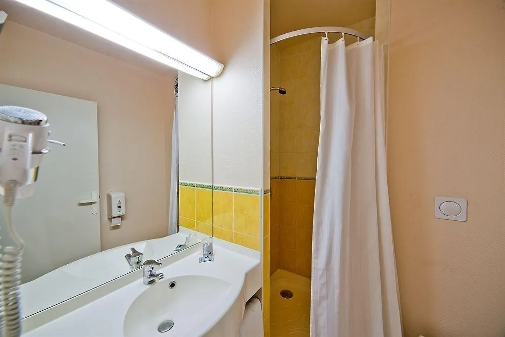 ***  Ace Hotel Clermont Ferrand La Pardieu France